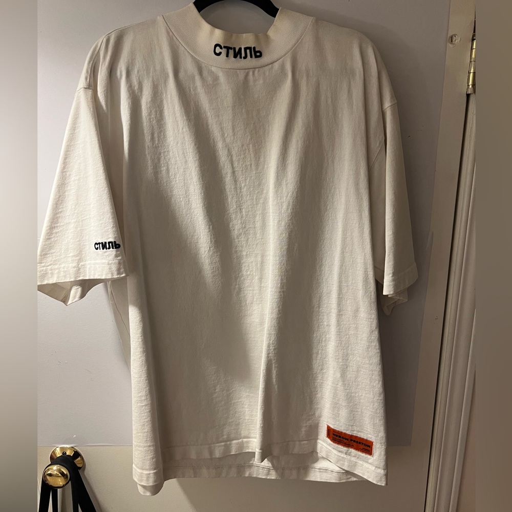 HERON PRESTON  OVERSIZED WHITE MOCK NECK TSHIRT
